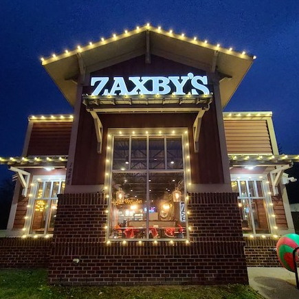 Commercial Christmas Lighting Ideas That Attract Holiday Shoppers