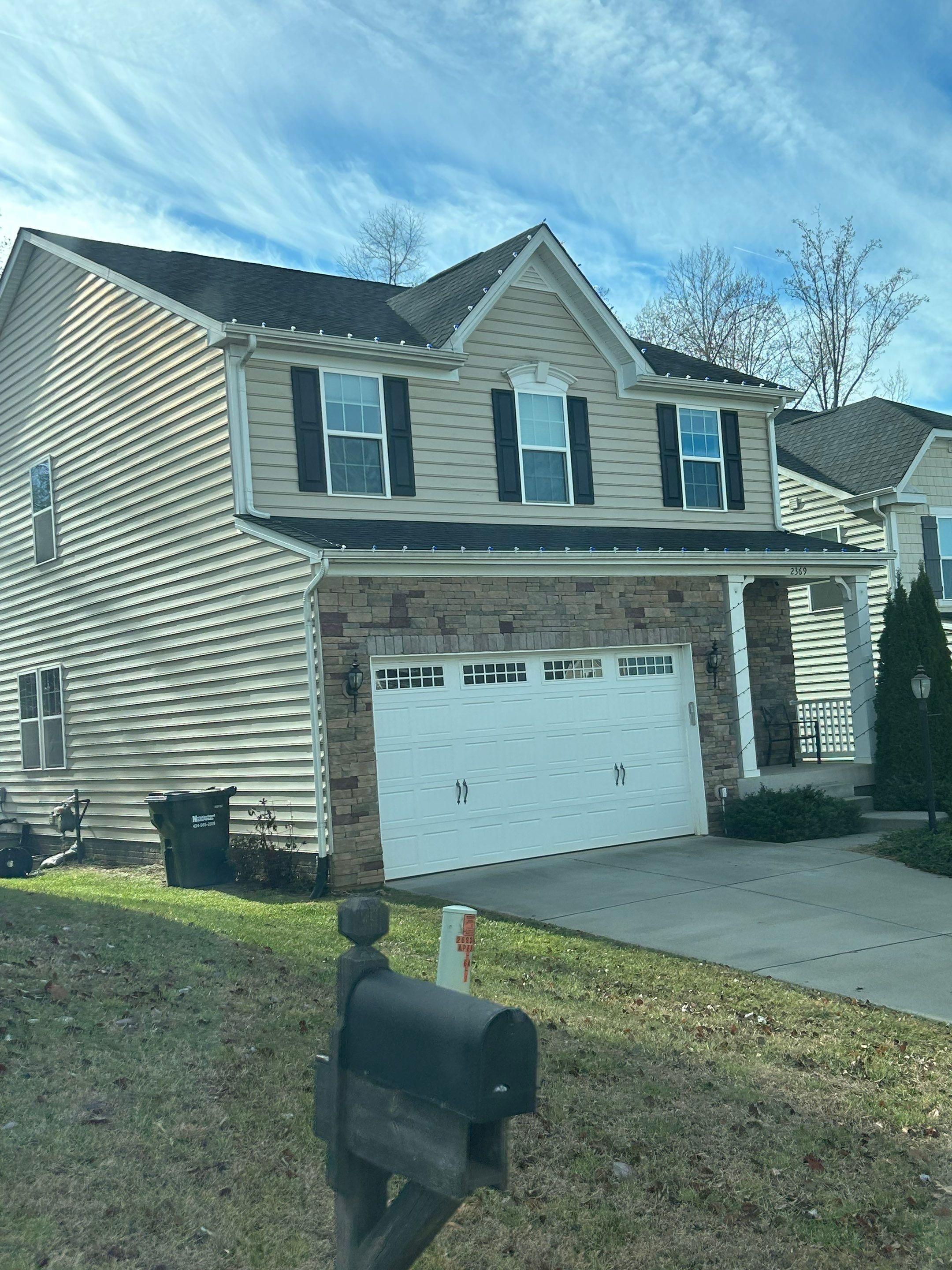 Charlottesville Christmas Lights Installation in the 22911 Area